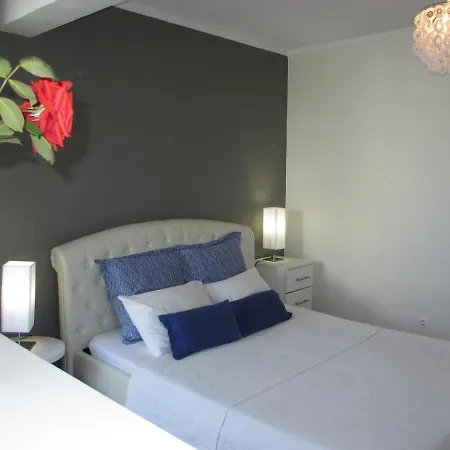 Tranquil Ocean View Apartment *