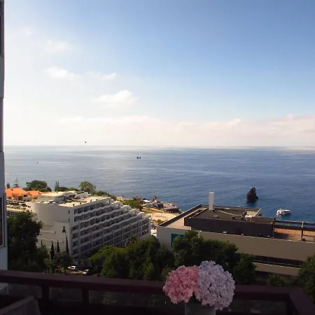 Tranquil Ocean View דירה